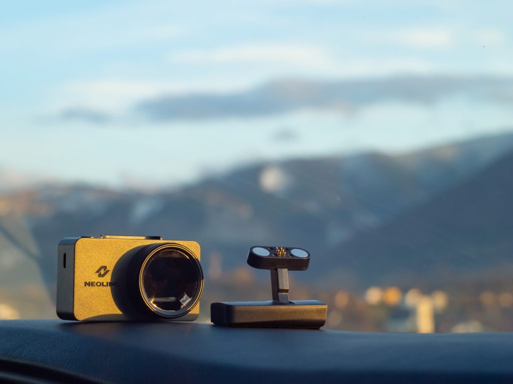 Autokamera Neoline X72